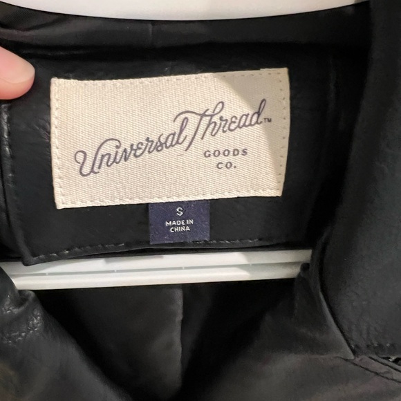 Universal Thread Black Faux Leather Jacket Womens S - Picture 2 of 4